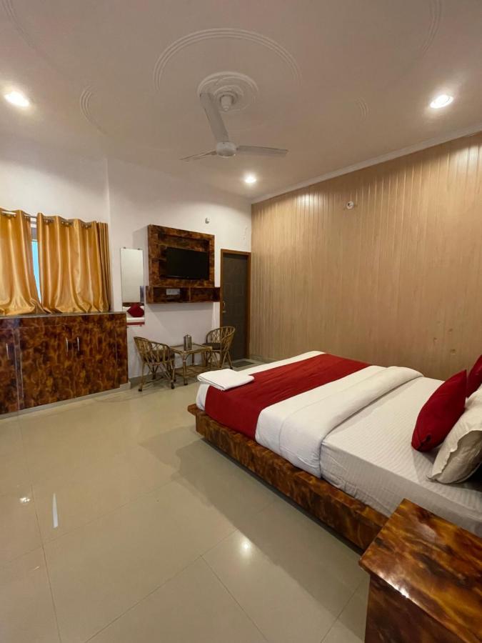 Hostel Hot - House Of Travellers, Rishīkesh Exterior foto
