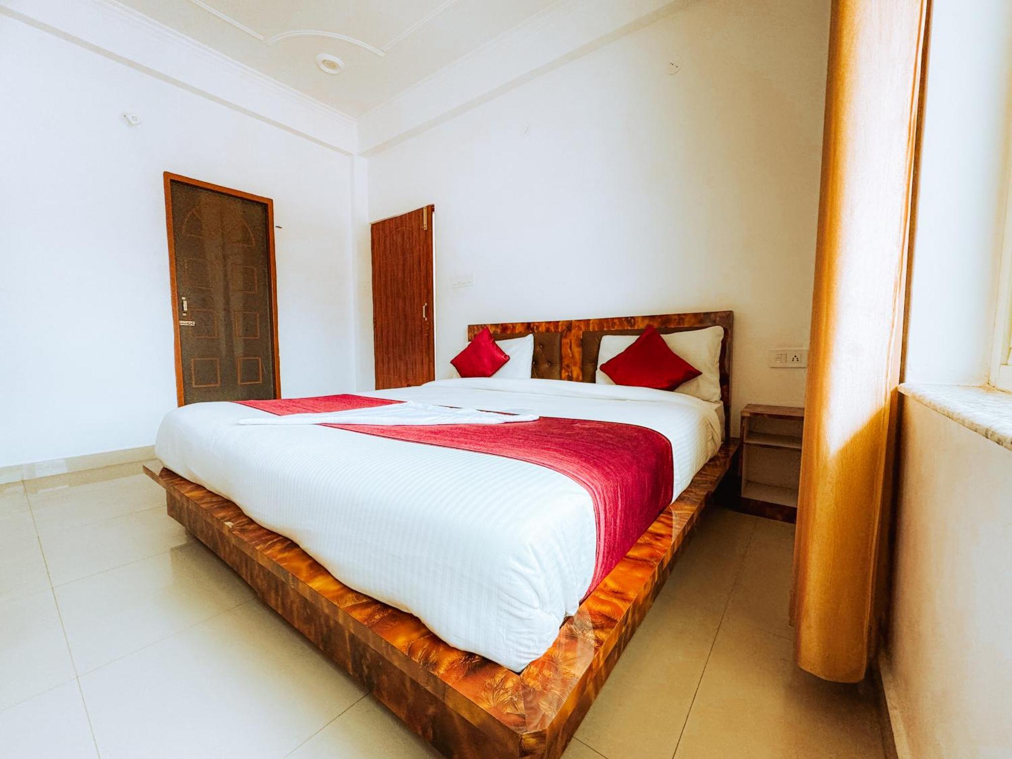 Hostel Hot - House Of Travellers, Rishīkesh Exterior foto